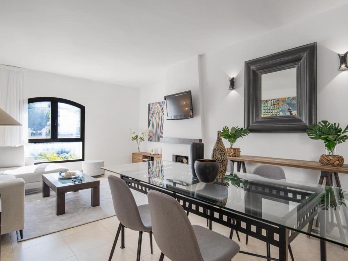 Apartamento De 2 Dormitorios En Playas Del Duque Marbella Exterior foto