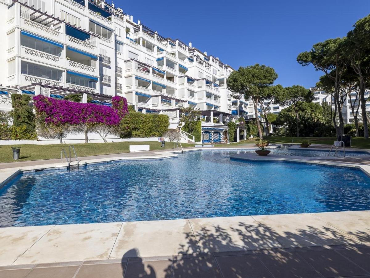 Apartamento De 2 Dormitorios En Playas Del Duque Marbella Exterior foto