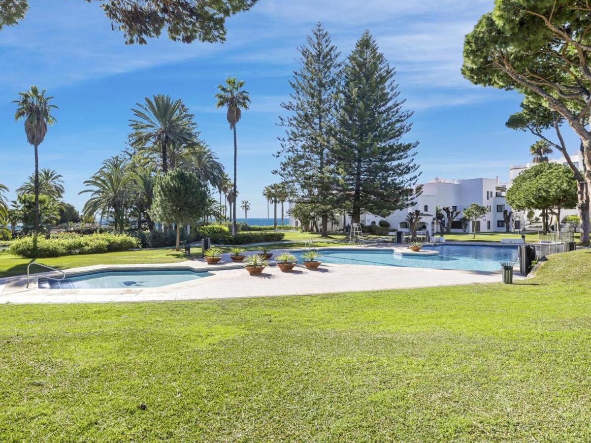 Apartamento De 2 Dormitorios En Playas Del Duque Marbella Exterior foto